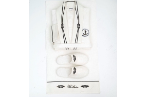 Мужской набор MARINE крем (халат, полотенца, тапочки)